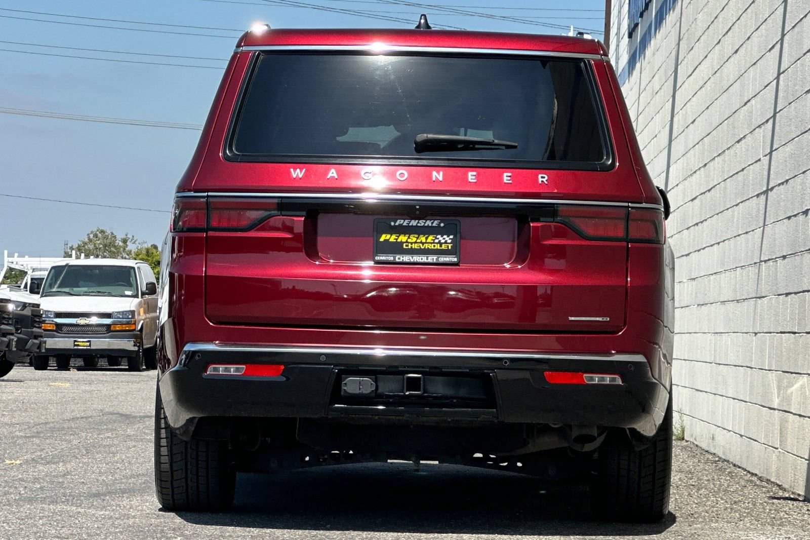 Used 2024 Jeep Wagoneer L Series II RWD image 5
