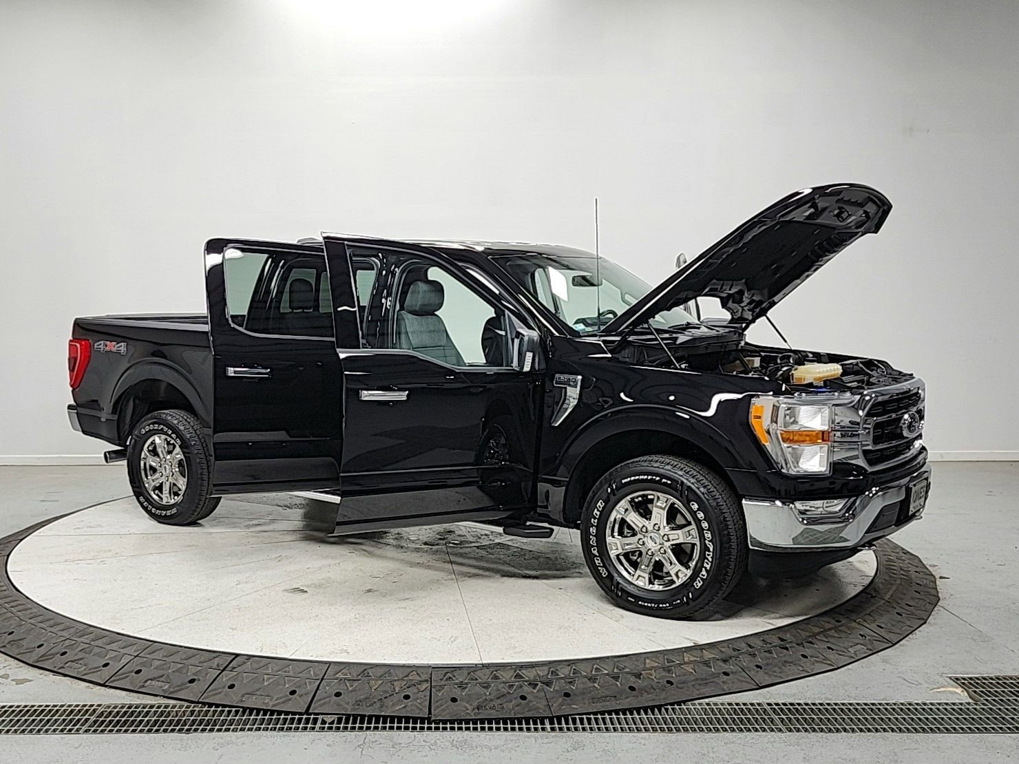 Used 2021 Ford F150 XLT w/ Equipment Group 301A Mid image 9