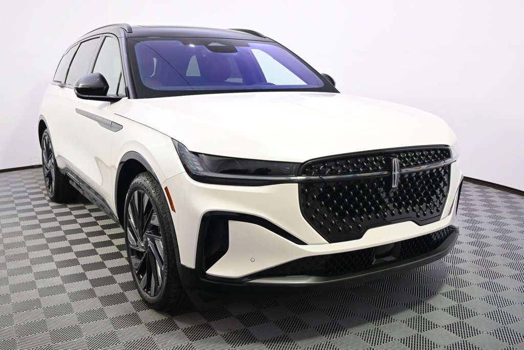 New 2026 Lincoln Nautilus Reserve image 8