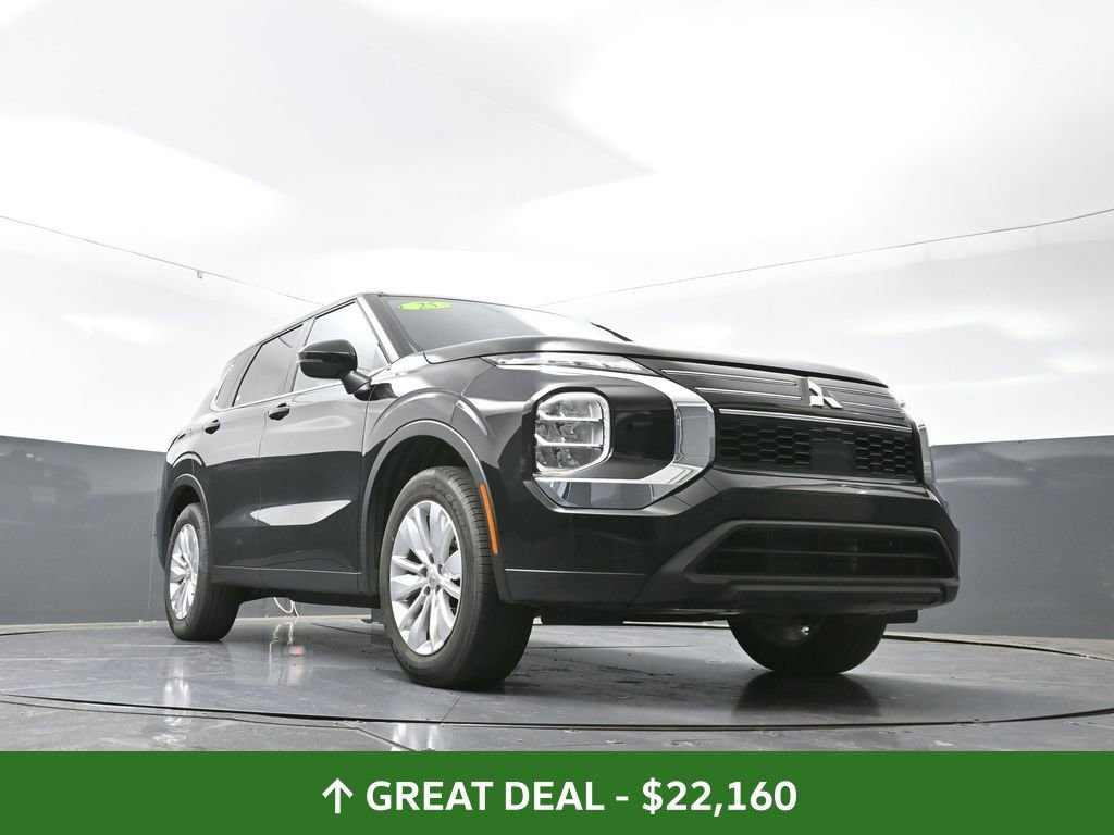 Used 2025 Mitsubishi Outlander ES image 52