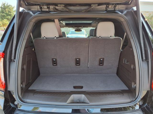 Used 2023 GMC Yukon SLT w/ SLT Luxury Package AWD/4WD image 23