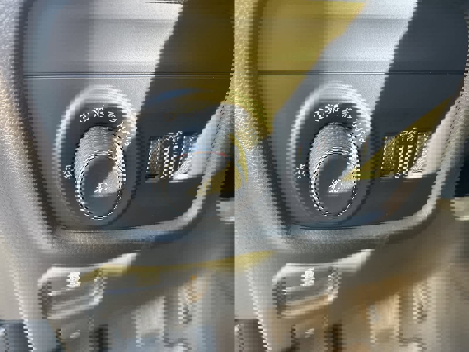 Used 2023 Jeep Grand Cherokee Overland w/ Adv Protech Group III image 36