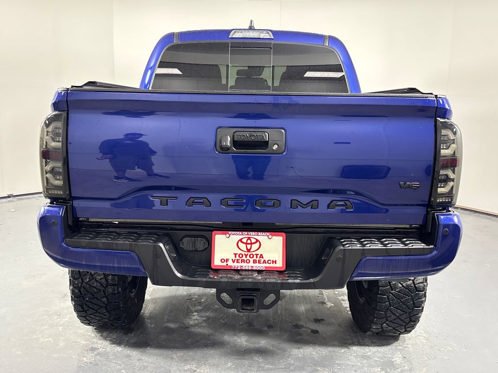 Used 2022 Toyota Tacoma TRD Sport w/ Technology Package RWD image 5