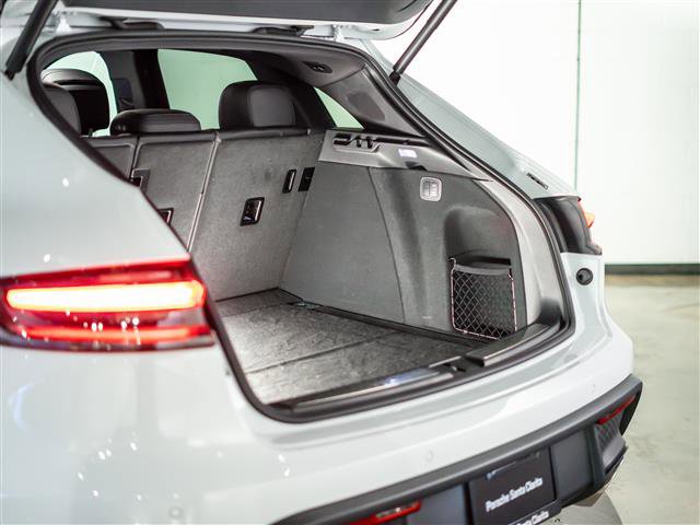 Certified 2025 Porsche Macan S AWD/4WD image 30