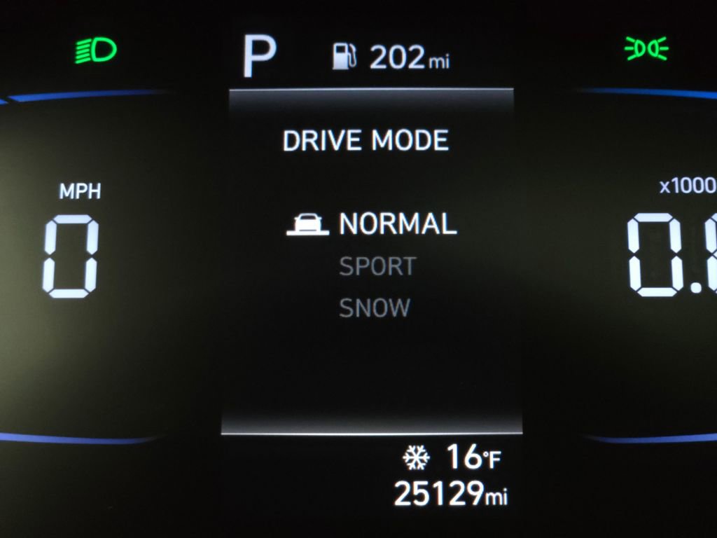 Used 2024 Hyundai Venue SEL image 10