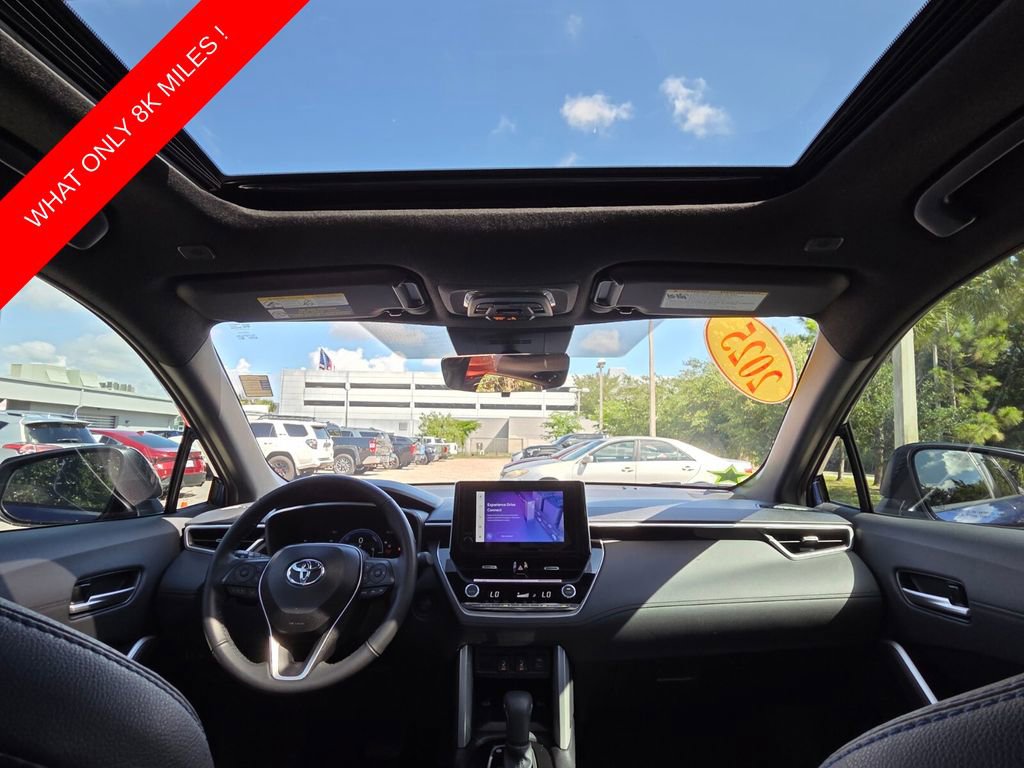 Used 2025 Toyota Corolla Cross AWD Hybrid w/ Convenience Package image 4