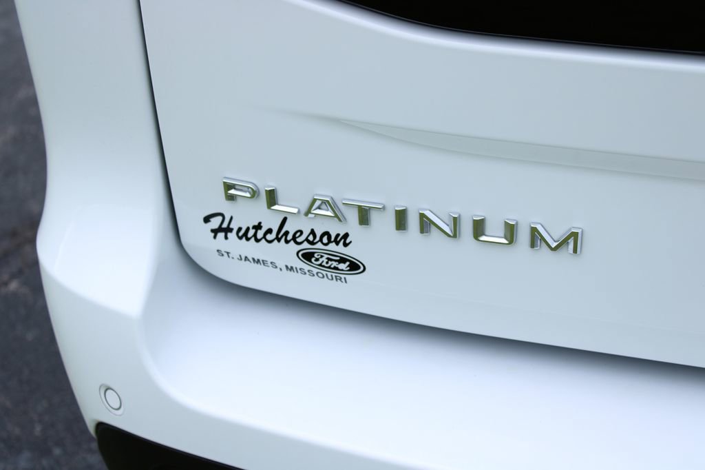 Used 2025 Ford Expedition Platinum w/ Driver's Package AWD/4WD image 11