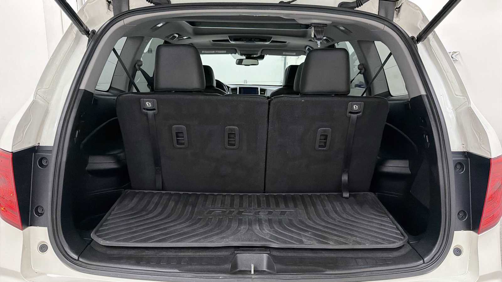 Used 2017 Honda Pilot Elite image 29