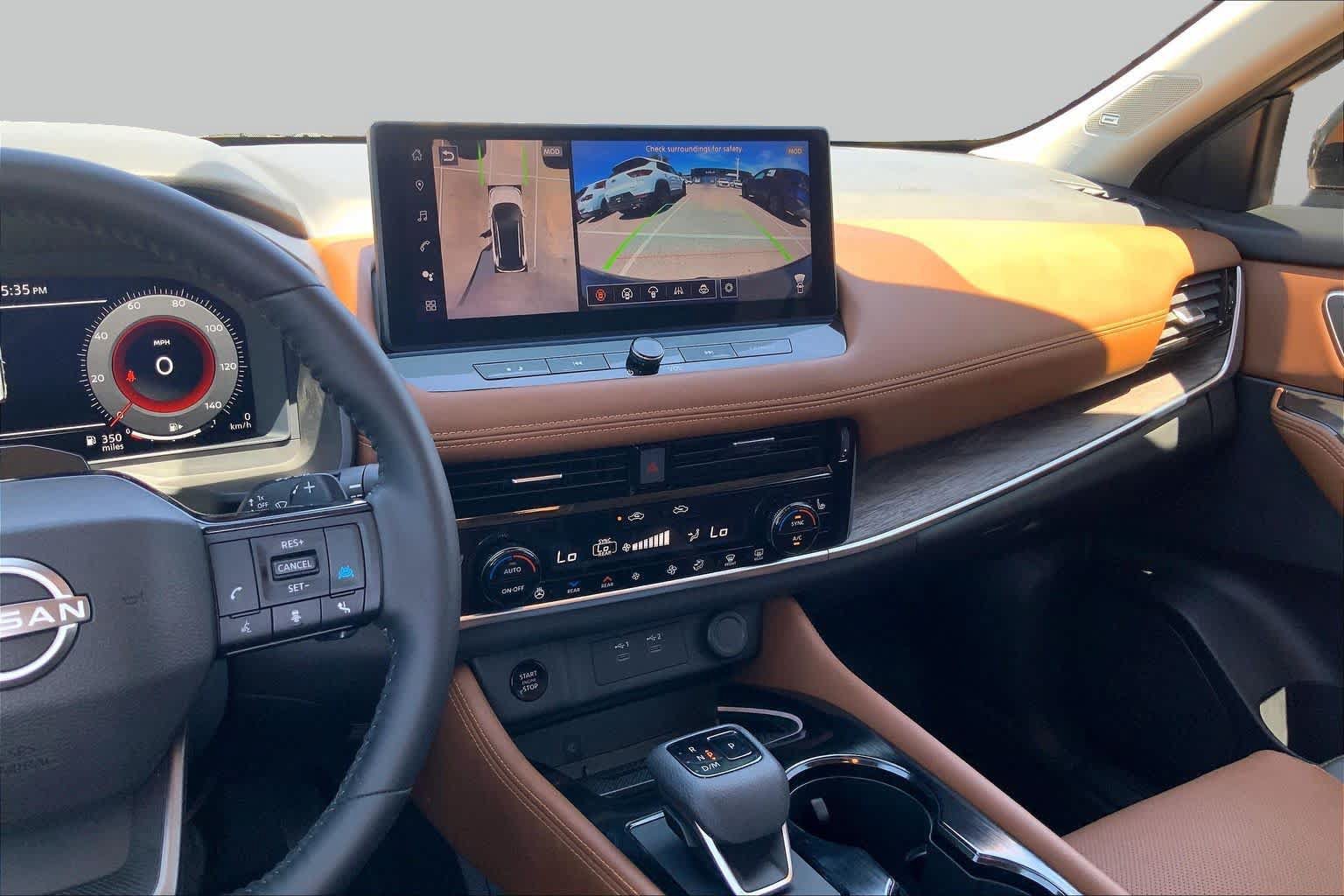 Used 2025 Nissan Rogue Platinum w/ Tech Package FWD image 7