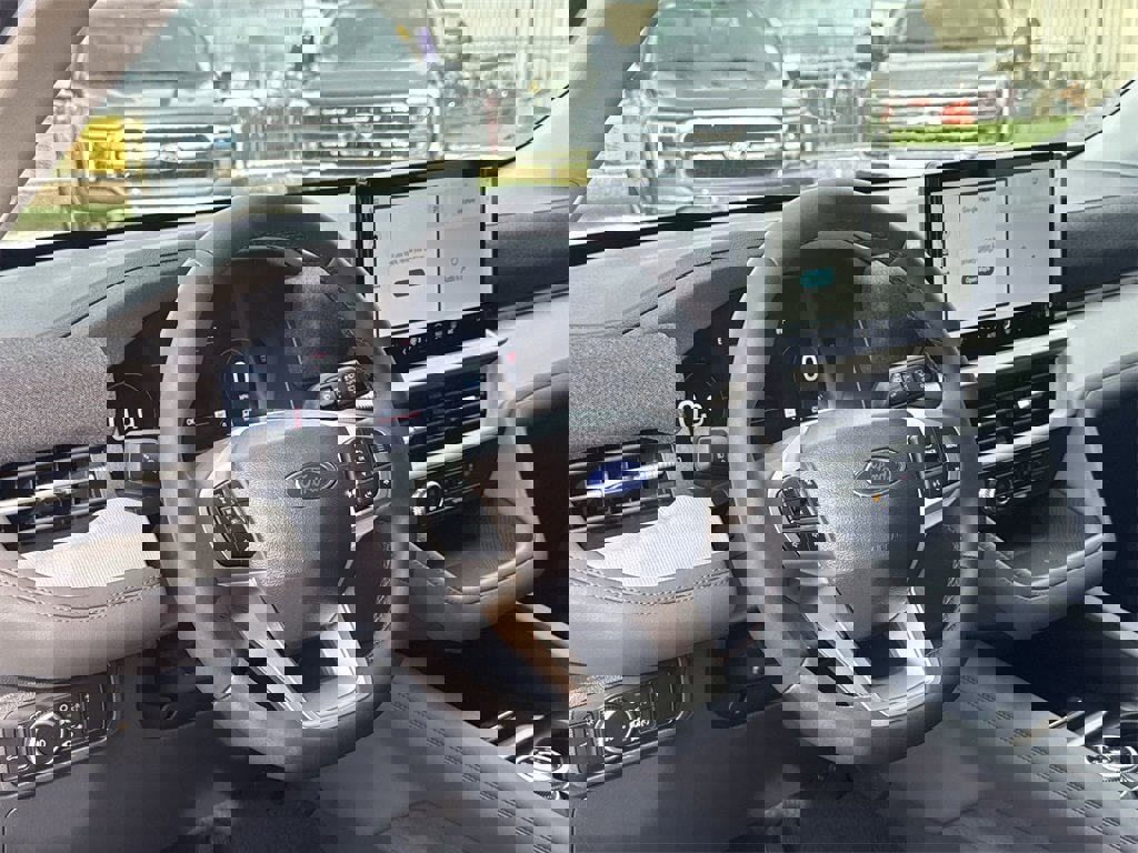 New 2025 Ford Explorer Active w/ Active Comfort Package image 10