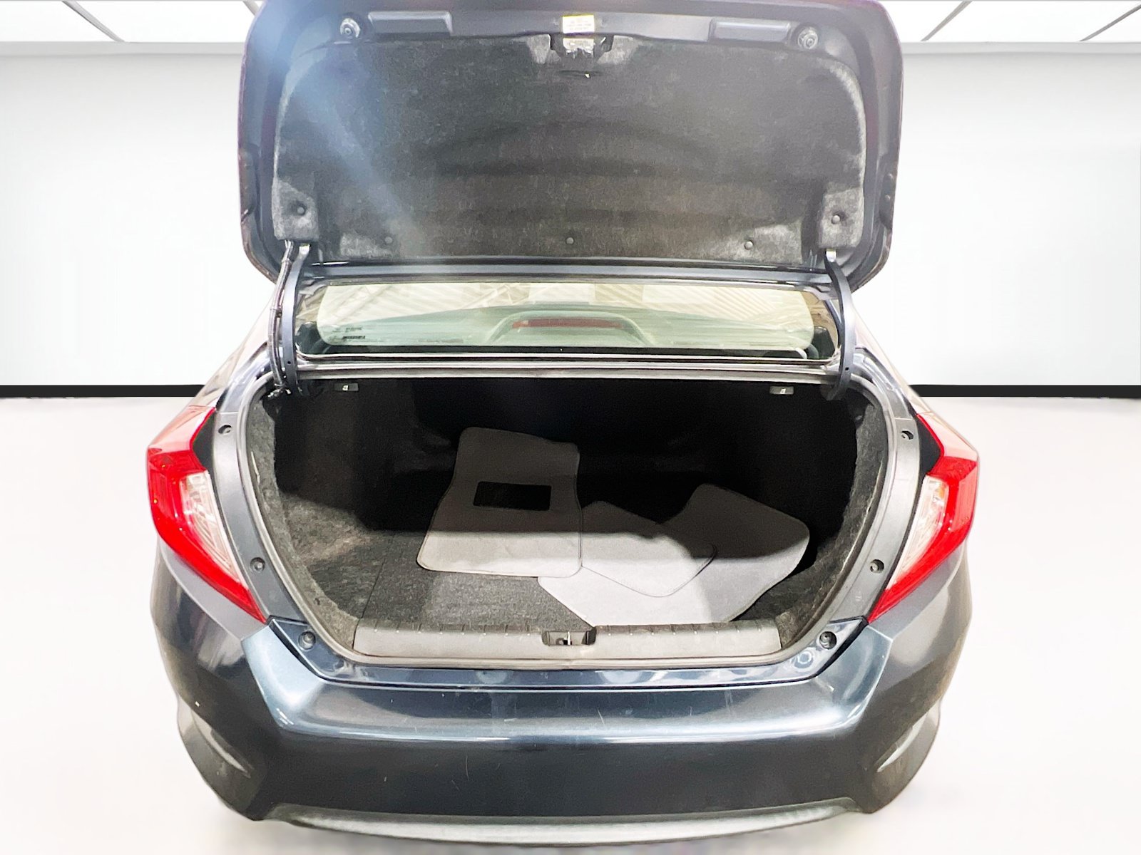 Used 2017 Honda Civic EX-T image 18