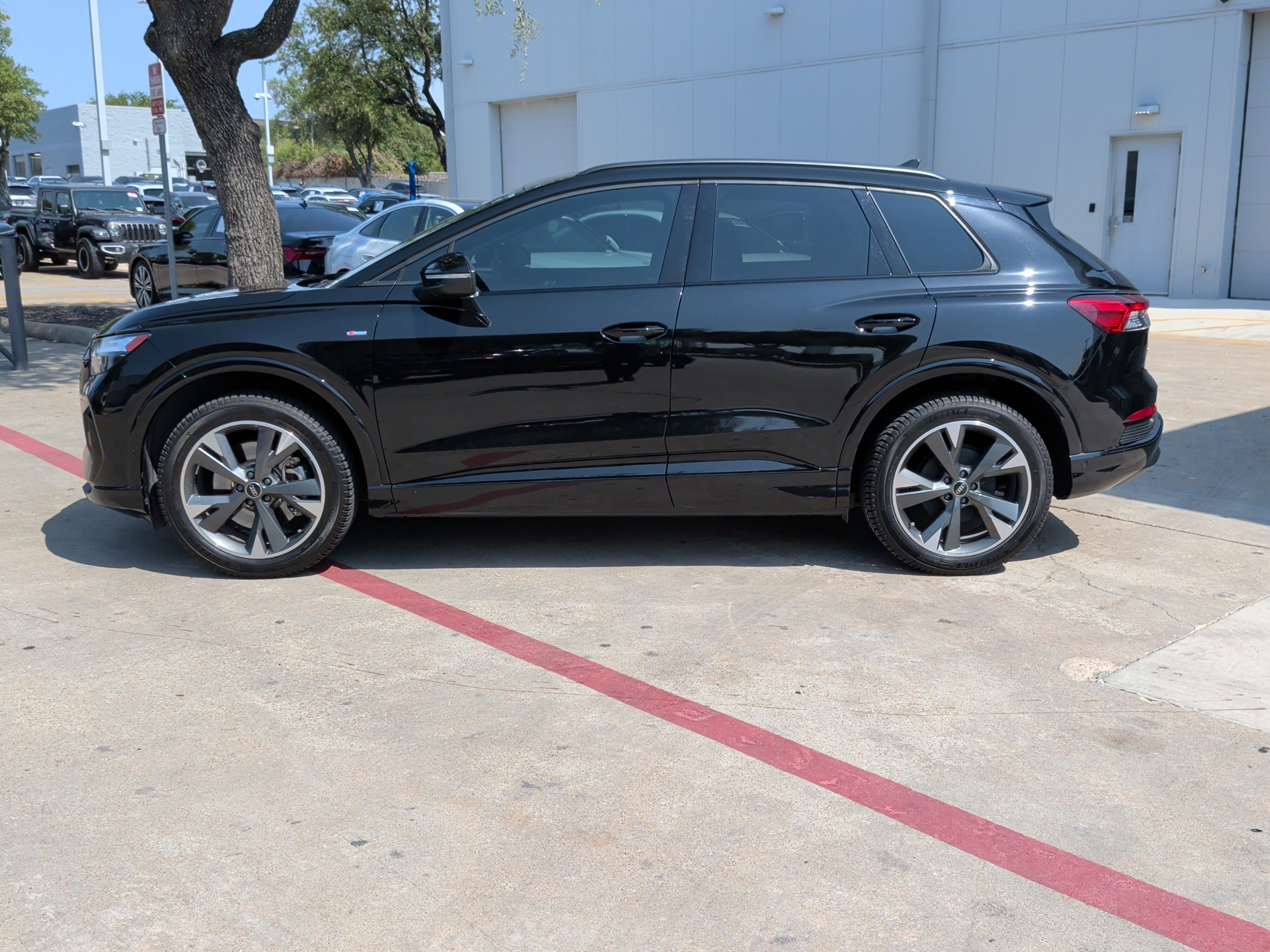 Certified 2023 Audi Q4 e-tron Premium Plus w/ Premium Plus AWD/4WD image 7