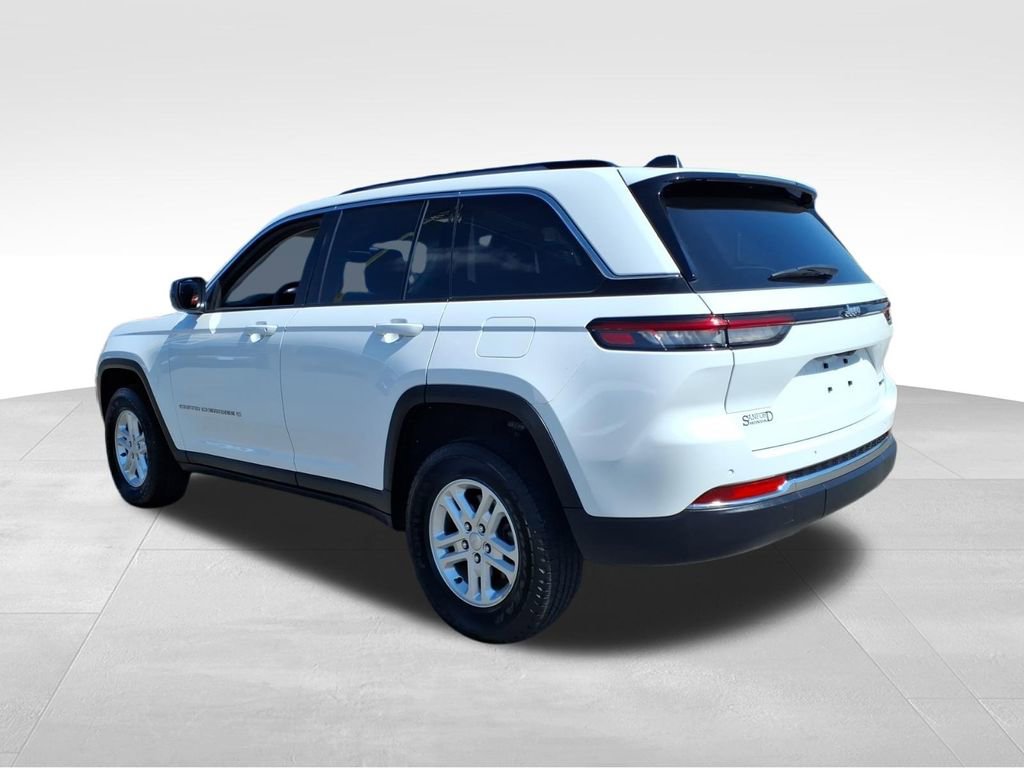 Used 2023 Jeep Grand Cherokee Laredo image 23