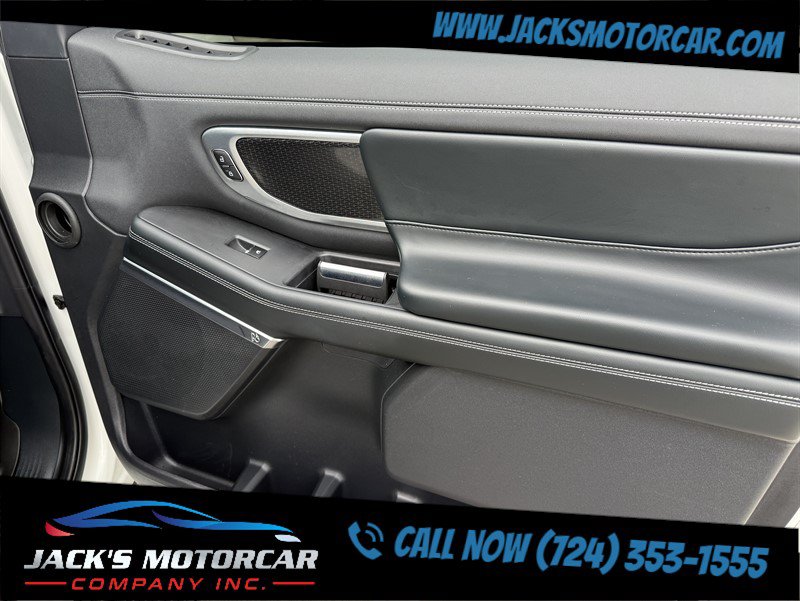 Used 2025 Ford Expedition Platinum w/ Stealth Appearance Package AWD/4WD image 18