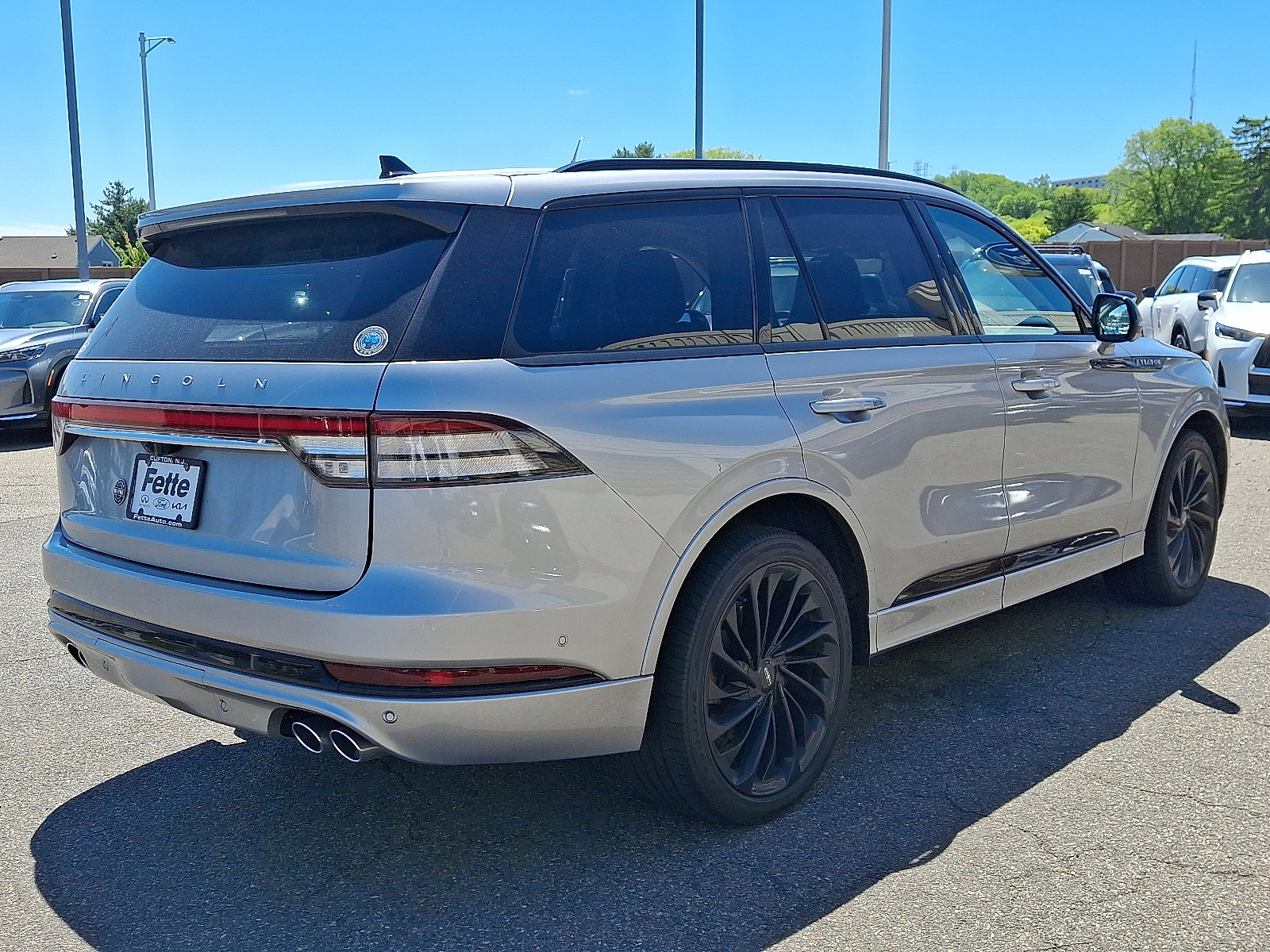 Used 2023 Lincoln Aviator Reserve w/ Equipment Group 201A AWD/4WD image 4
