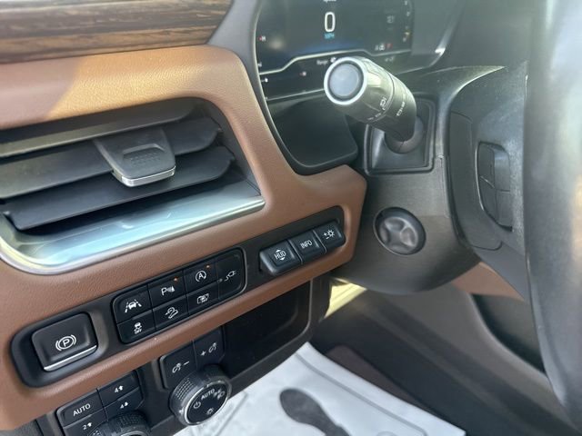 Used 2022 Chevrolet Suburban High Country image 31