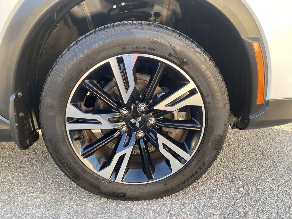 Used 2023 Mitsubishi Eclipse Cross SE image 9