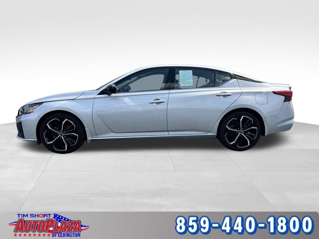 Used 2023 Nissan Altima 2.5 SR FWD image 12