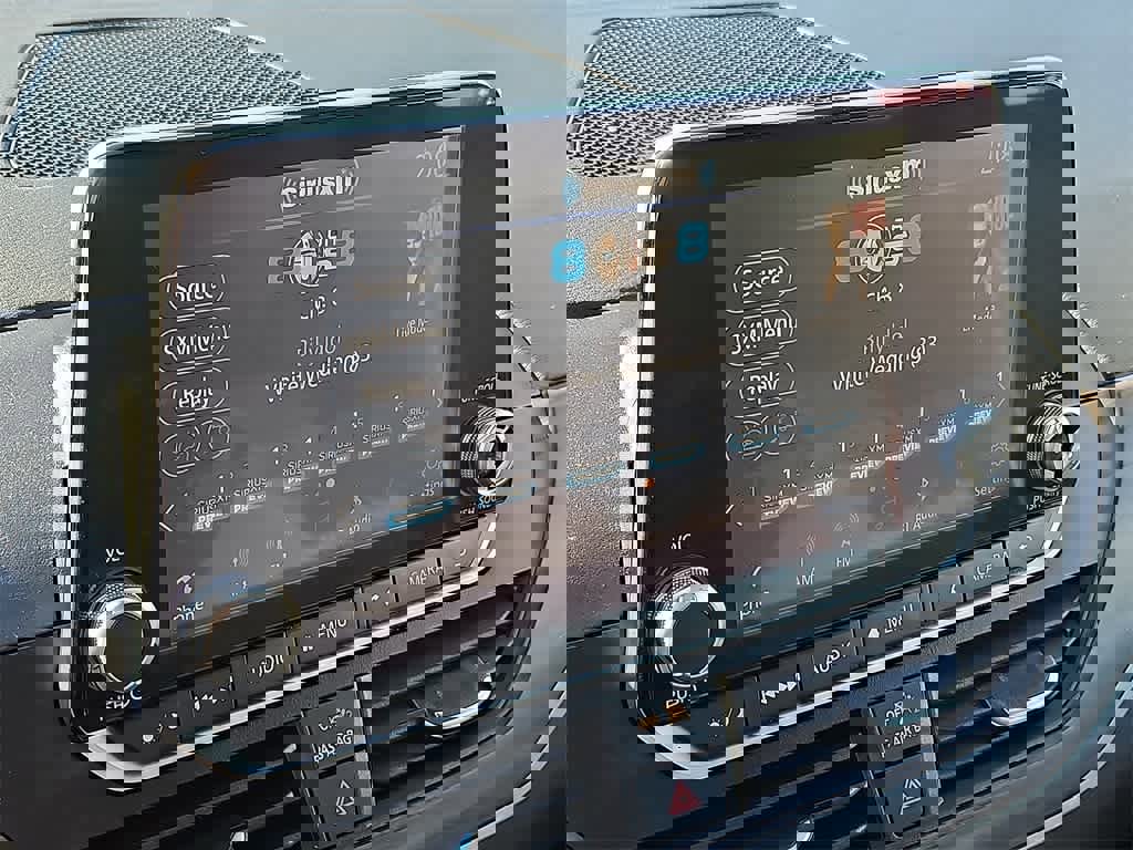 Used 2024 Nissan Altima 2.5 SV image 13