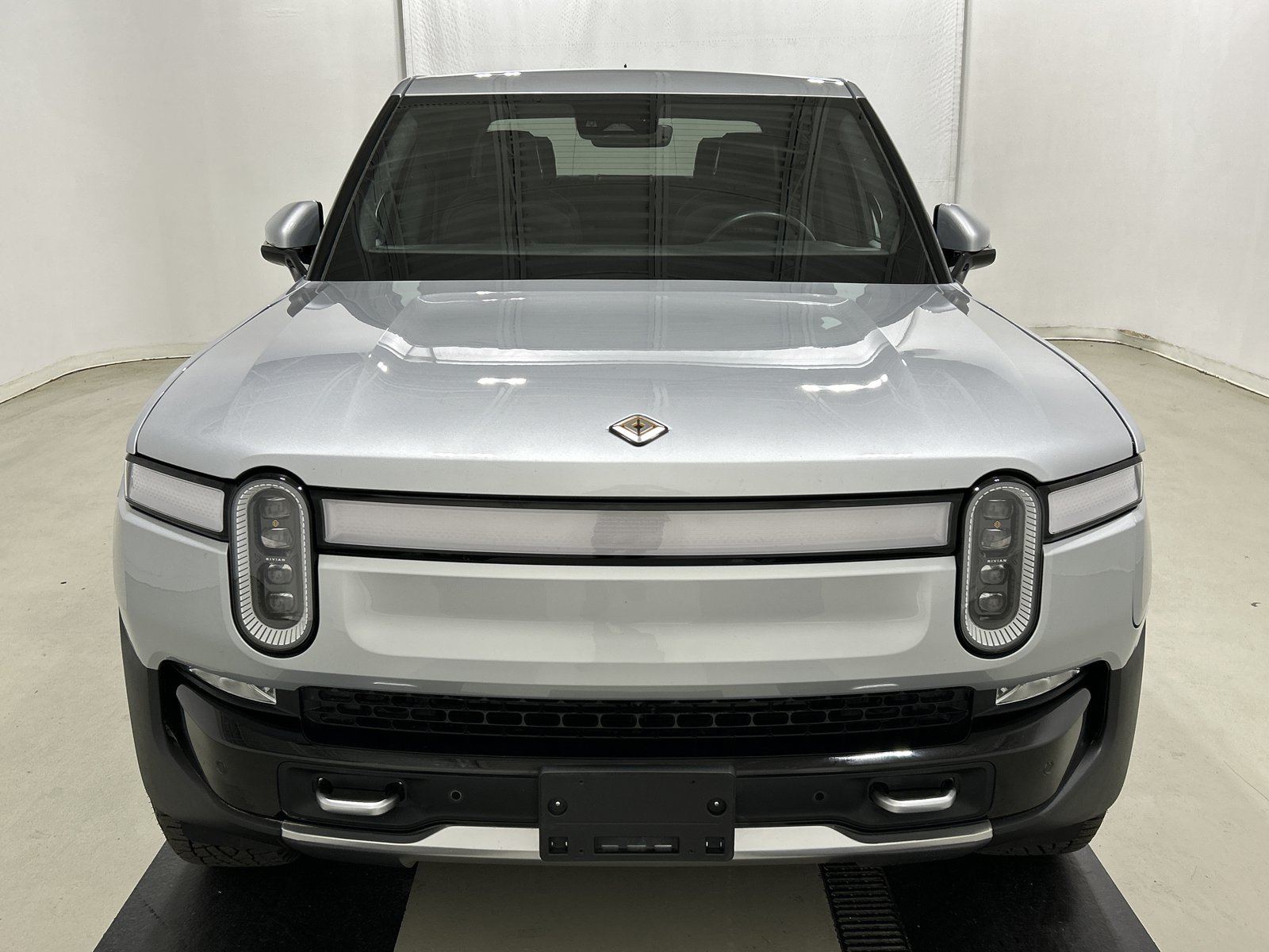 Used 2022 Rivian R1T Adventure AWD/4WD image 8