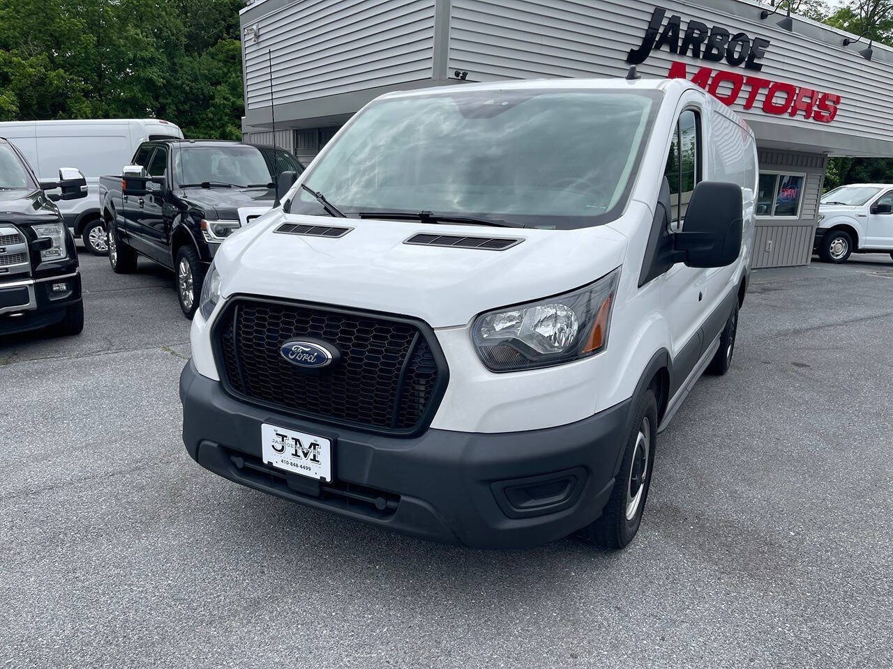 Used 2022 Ford Transit 150 Low Roof RWD image 3