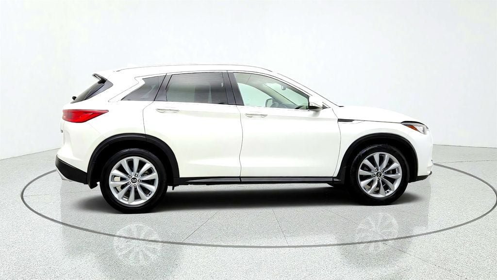 Used 2022 INFINITI QX50 Luxe AWD/4WD image 4