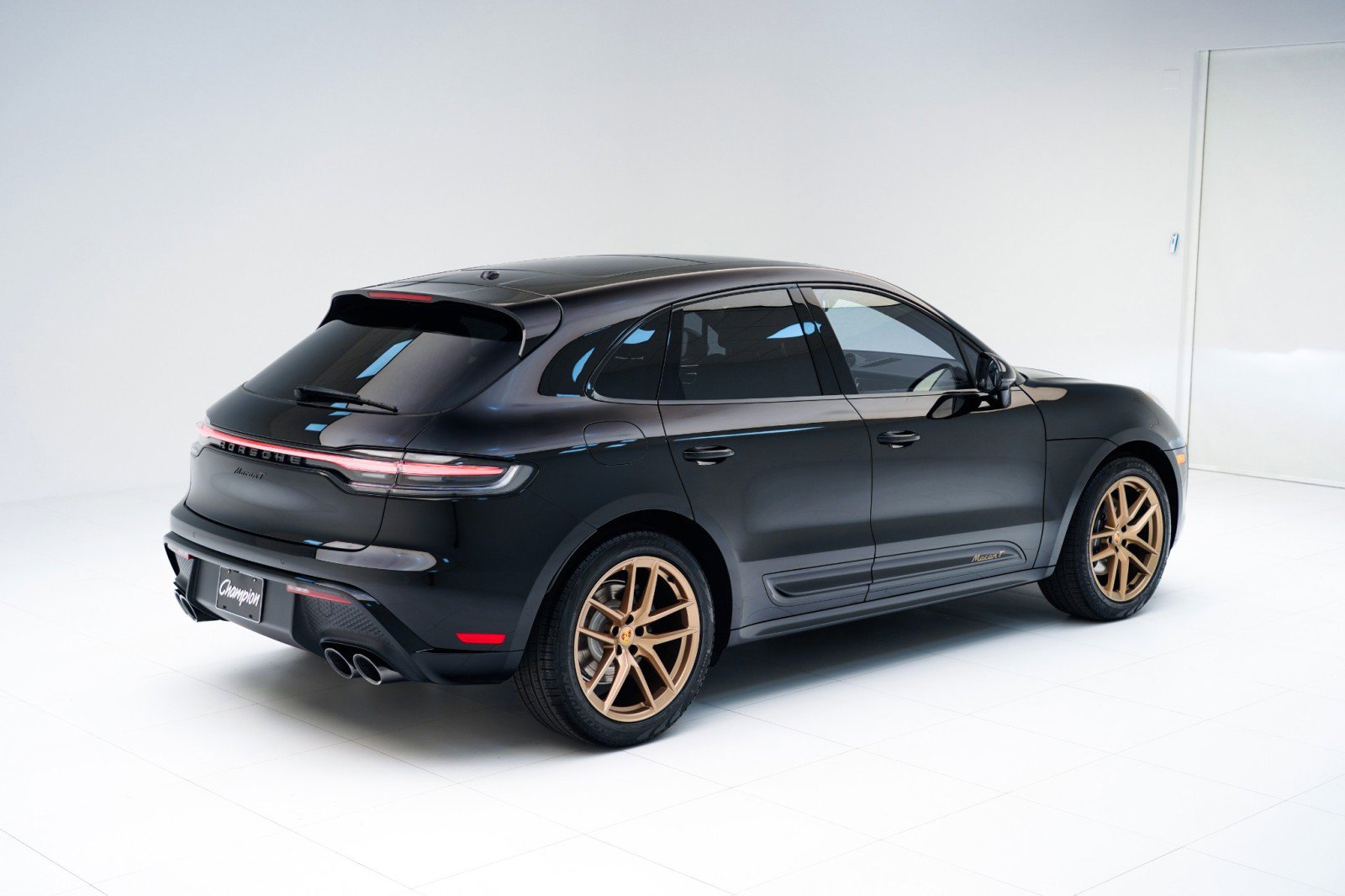 New 2026 Porsche Macan Turbo image 9