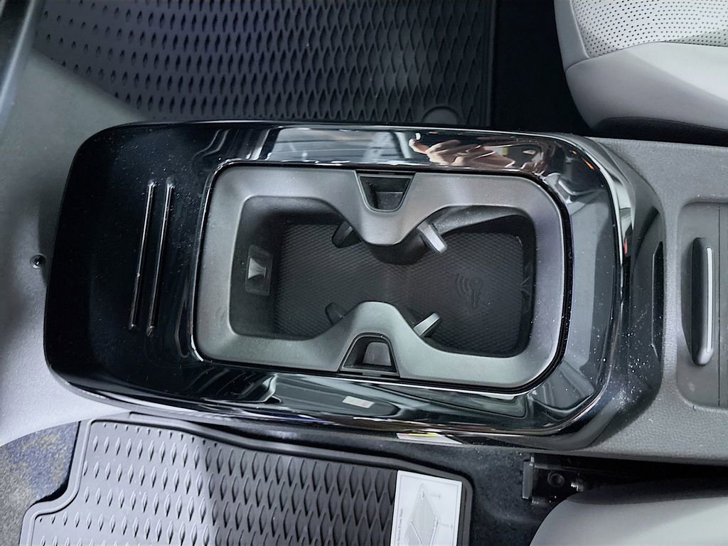 Used 2021 Volkswagen ID.4 Pro S w/ Gradient Package image 15