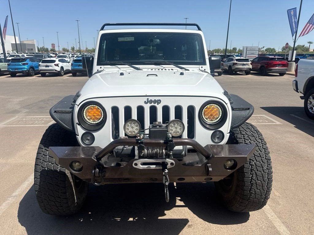 Used 2015 Jeep Wrangler Unlimited Rubicon w/ Connectivity Group AWD/4WD image 10
