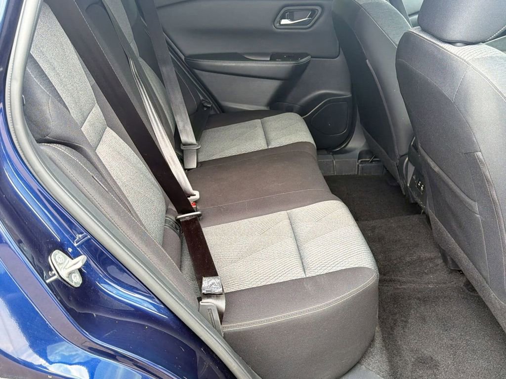 Used 2025 Nissan Rogue SV image 24