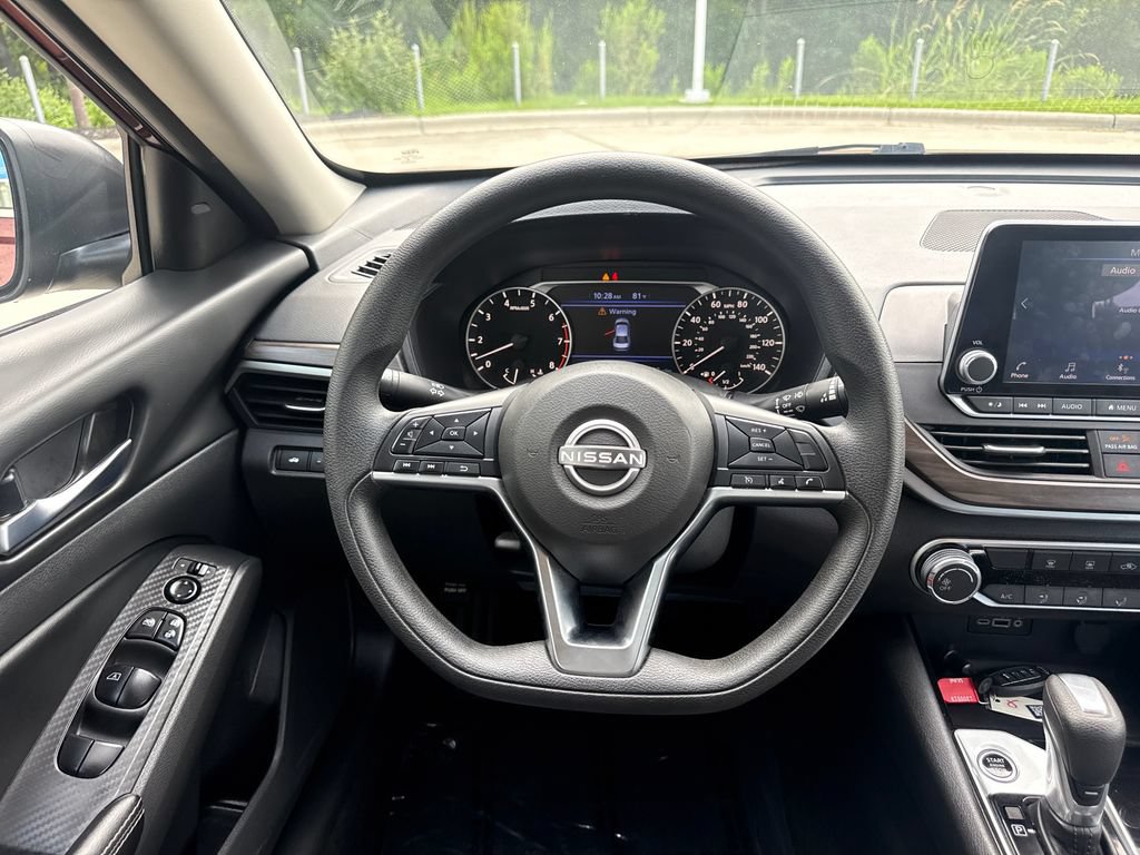 Used 2024 Nissan Altima 2.5 SV FWD image 19