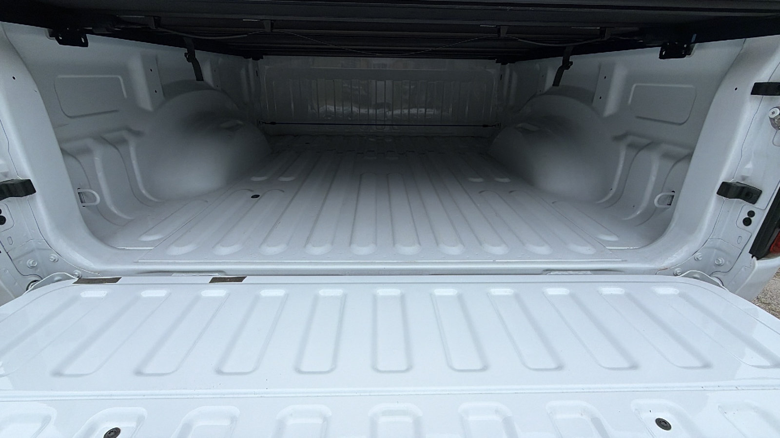 Used 2024 RAM 1500 Laramie AWD/4WD image 13