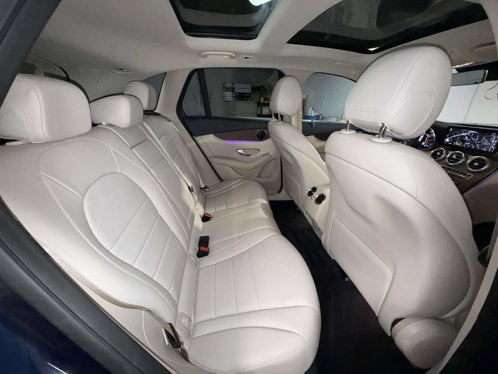 Used 2022 Mercedes-Benz GLC 300 4MATIC w/ Multimedia Package Lite image 16