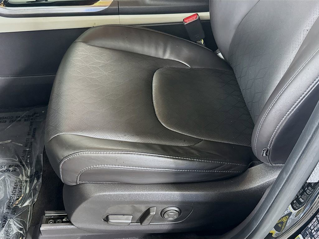 Used 2022 Kia Carnival SX image 19