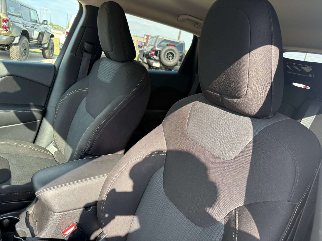 Used 2016 Jeep Cherokee Latitude image 18