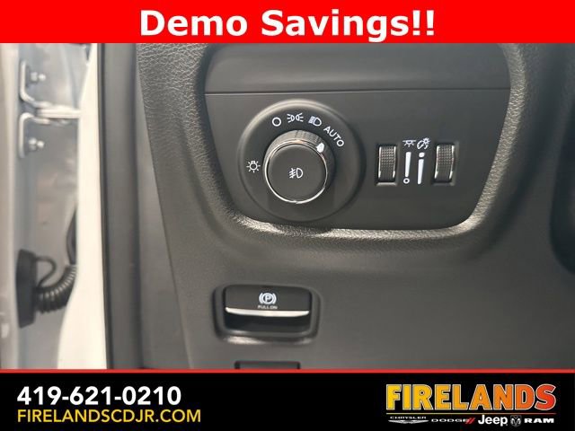 New 2025 Jeep Grand Cherokee Limited w/ Trailer Tow Package image 20