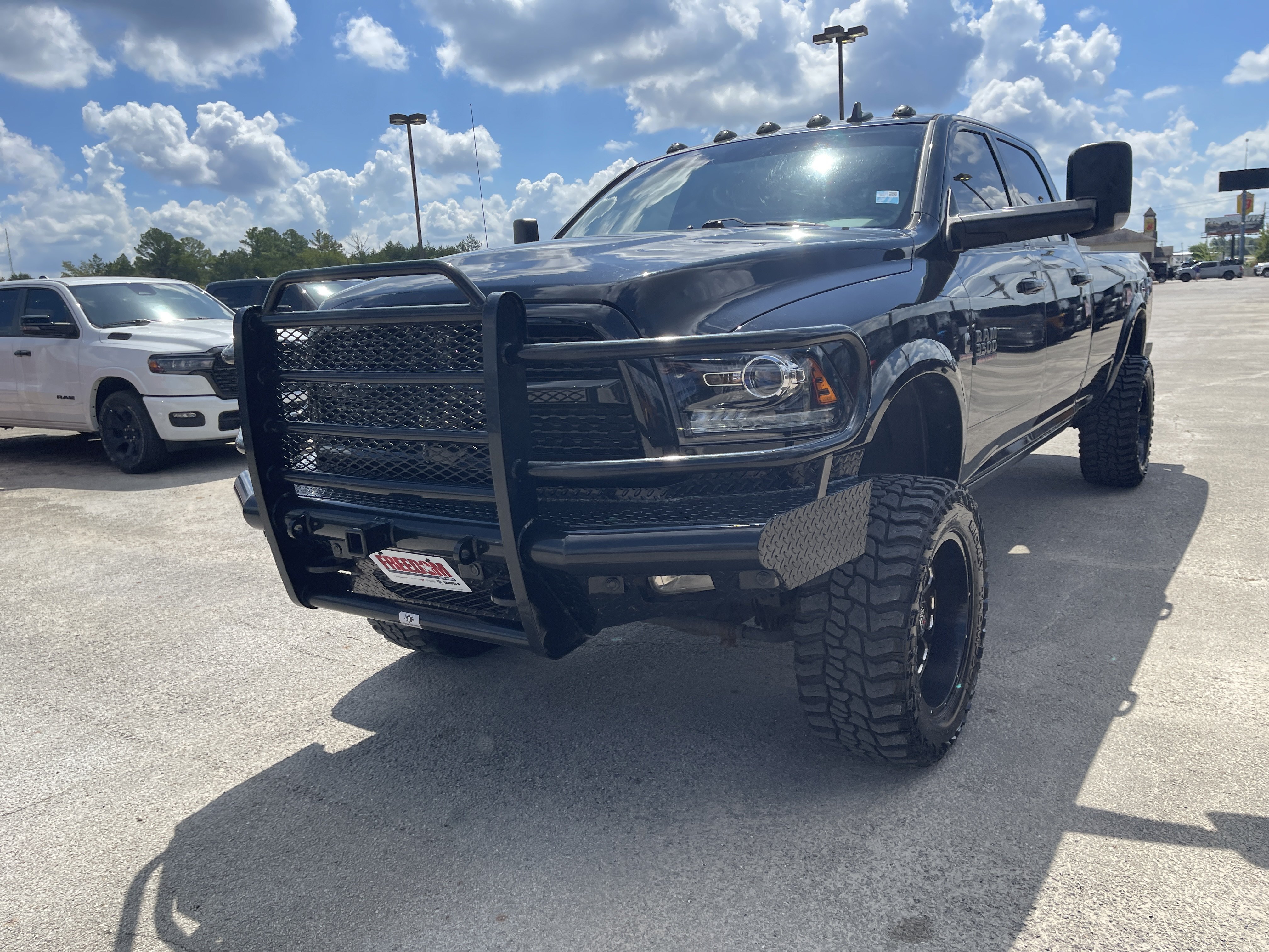 Used 2017 RAM 3500 Laramie w/ Sport Appearance Group AWD/4WD image 8