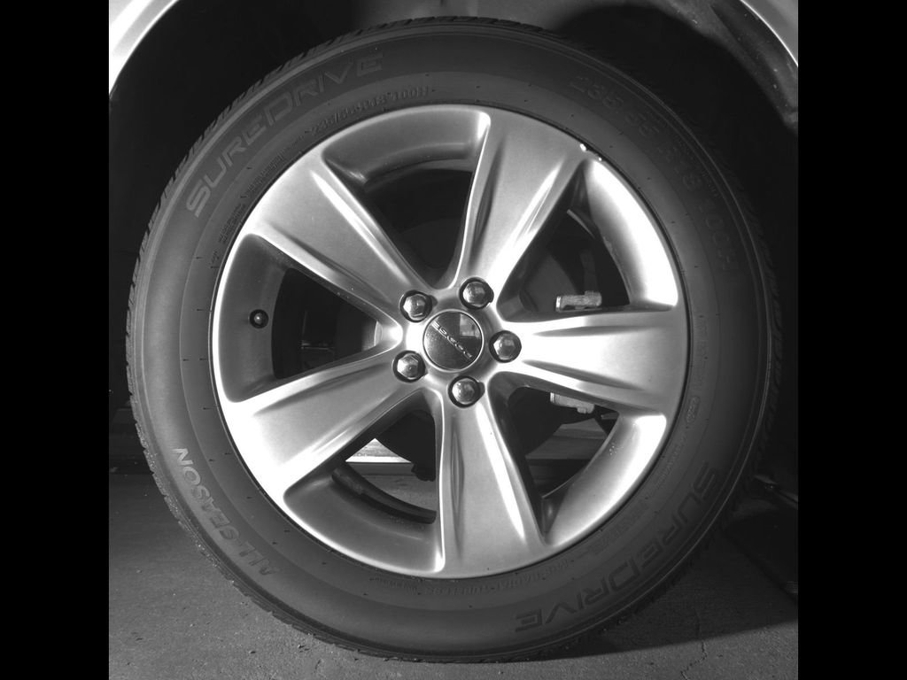 Used 2020 Dodge Challenger SXT RWD image 12