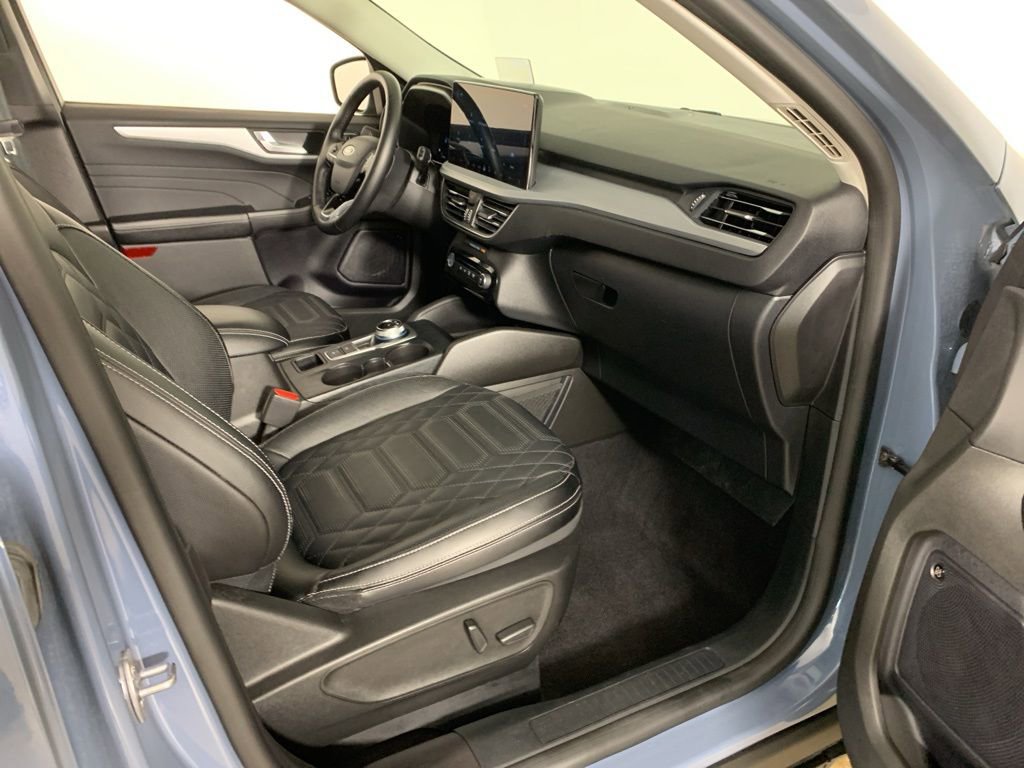 Used 2023 Ford Escape Platinum w/ Premium Technology Package image 35