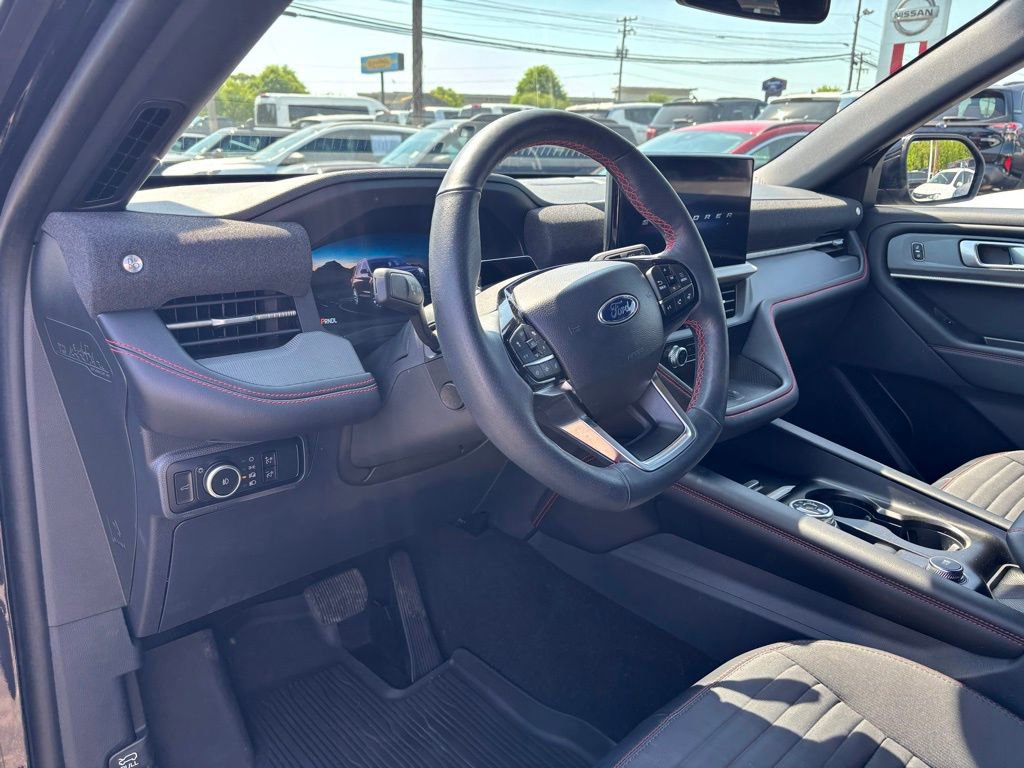 Used 2025 Ford Explorer ST-Line w/ Premium Package RWD image 14