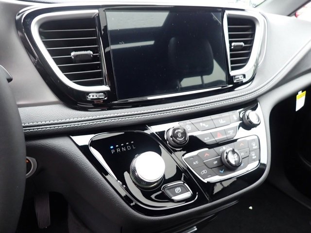 New 2026 Chrysler Pacifica Select image 19