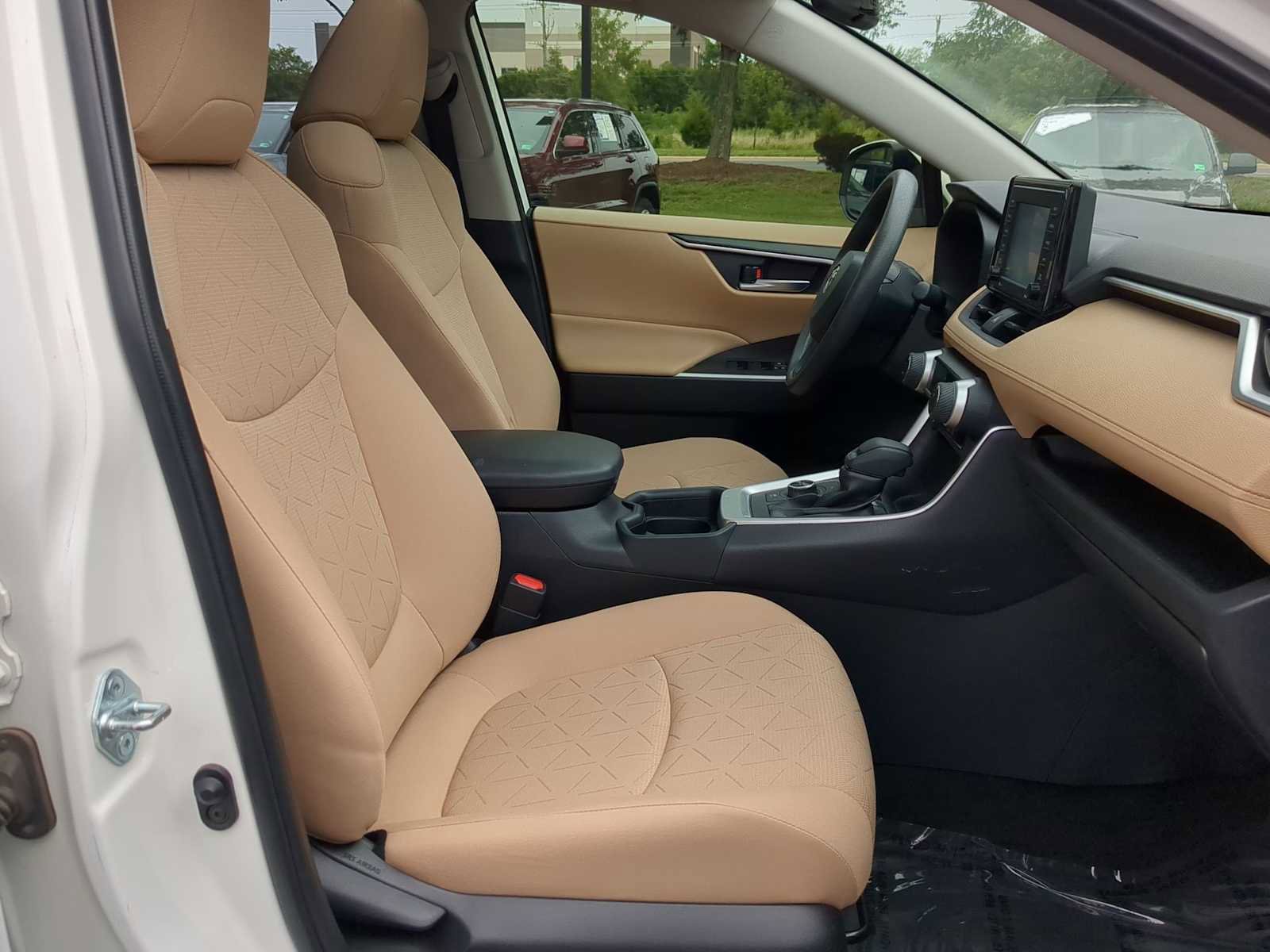 Used 2020 Toyota RAV4 XLE image 24