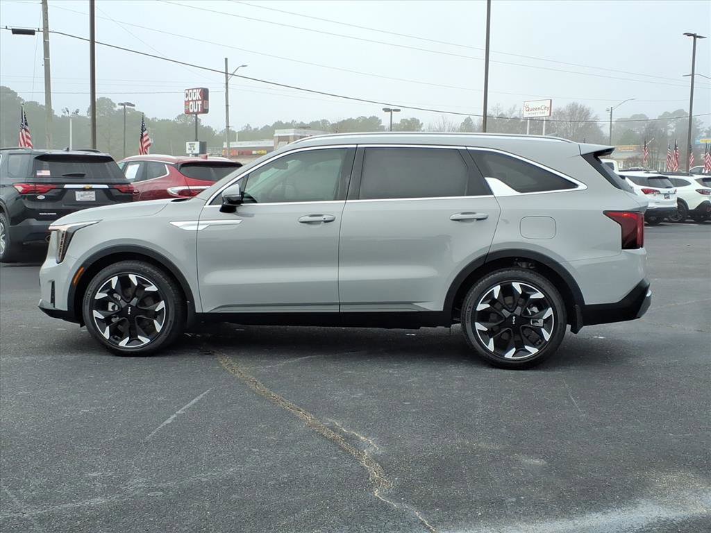 Used 2025 Kia Sorento EX w/ Panoramic Sunroof Package image 16