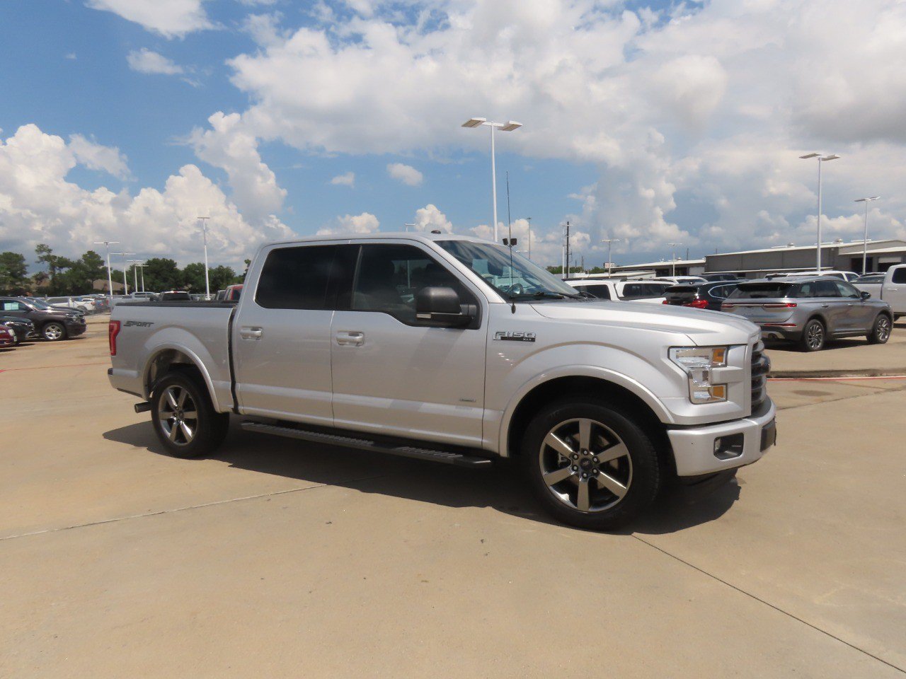 Used 2017 Ford F150 XLT w/ Equipment Group 302A Luxury RWD image 7