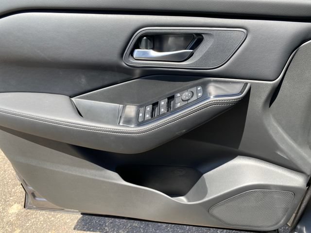New 2026 Nissan Rogue SV w/ Cold Weather Package AWD/4WD image 13