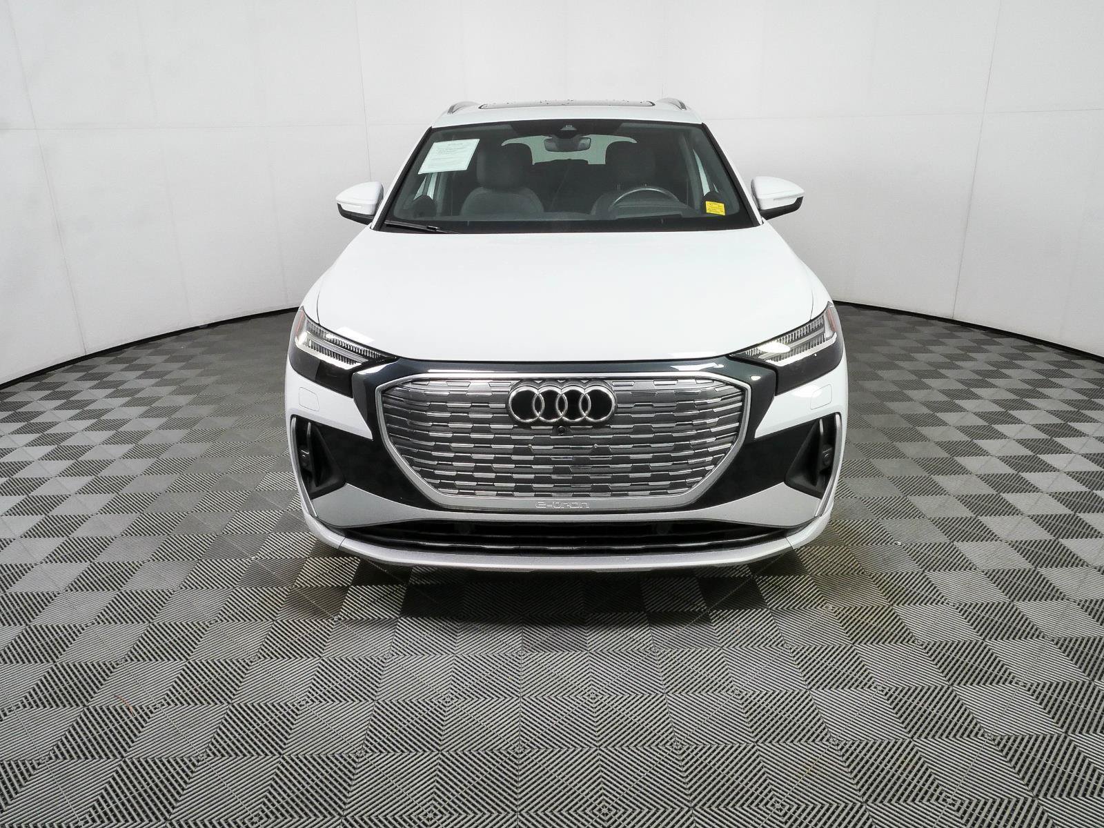 Used 2023 Audi Q4 e-tron Prestige AWD/4WD image 35
