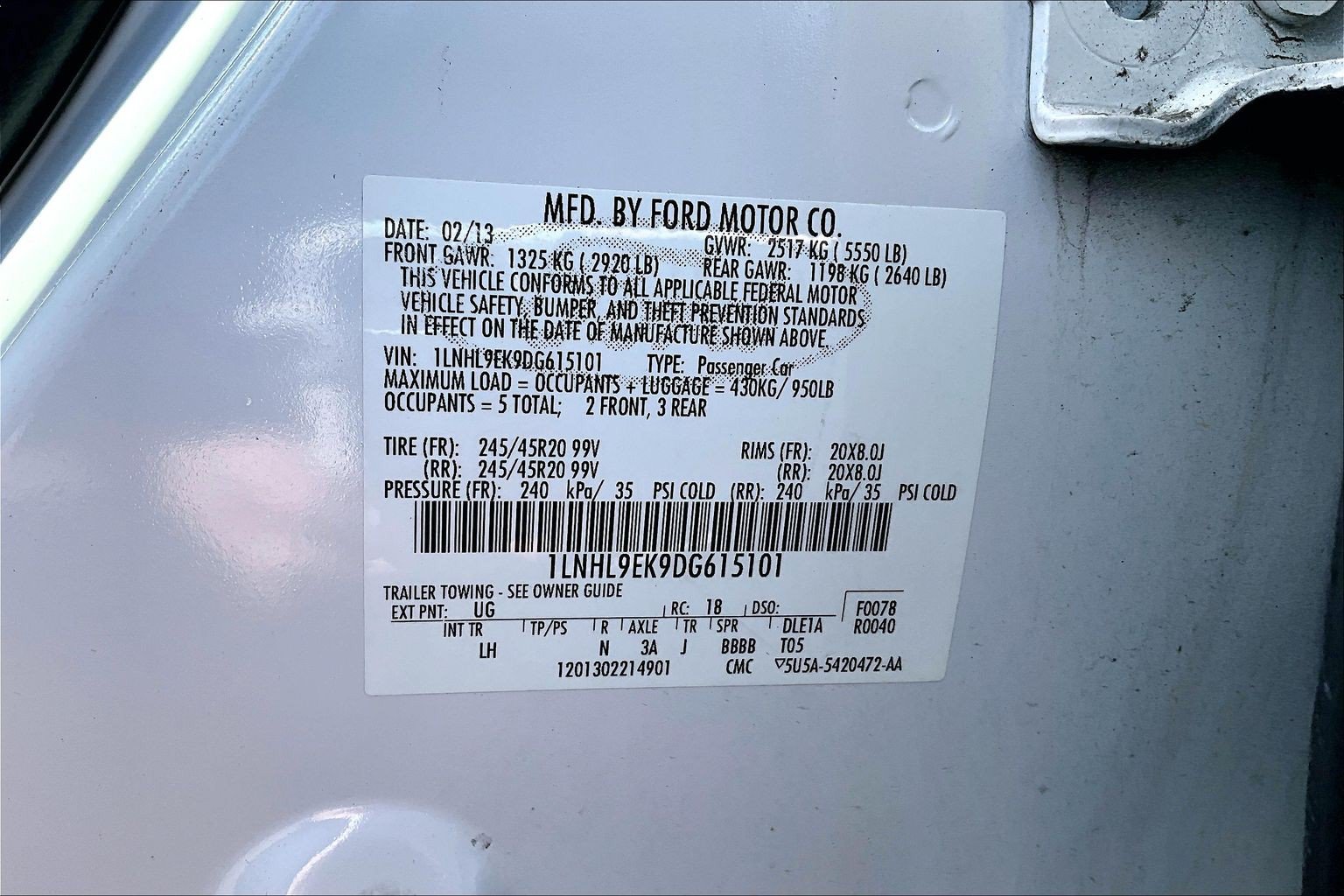 Used 2013 Lincoln MKS AWD image 18