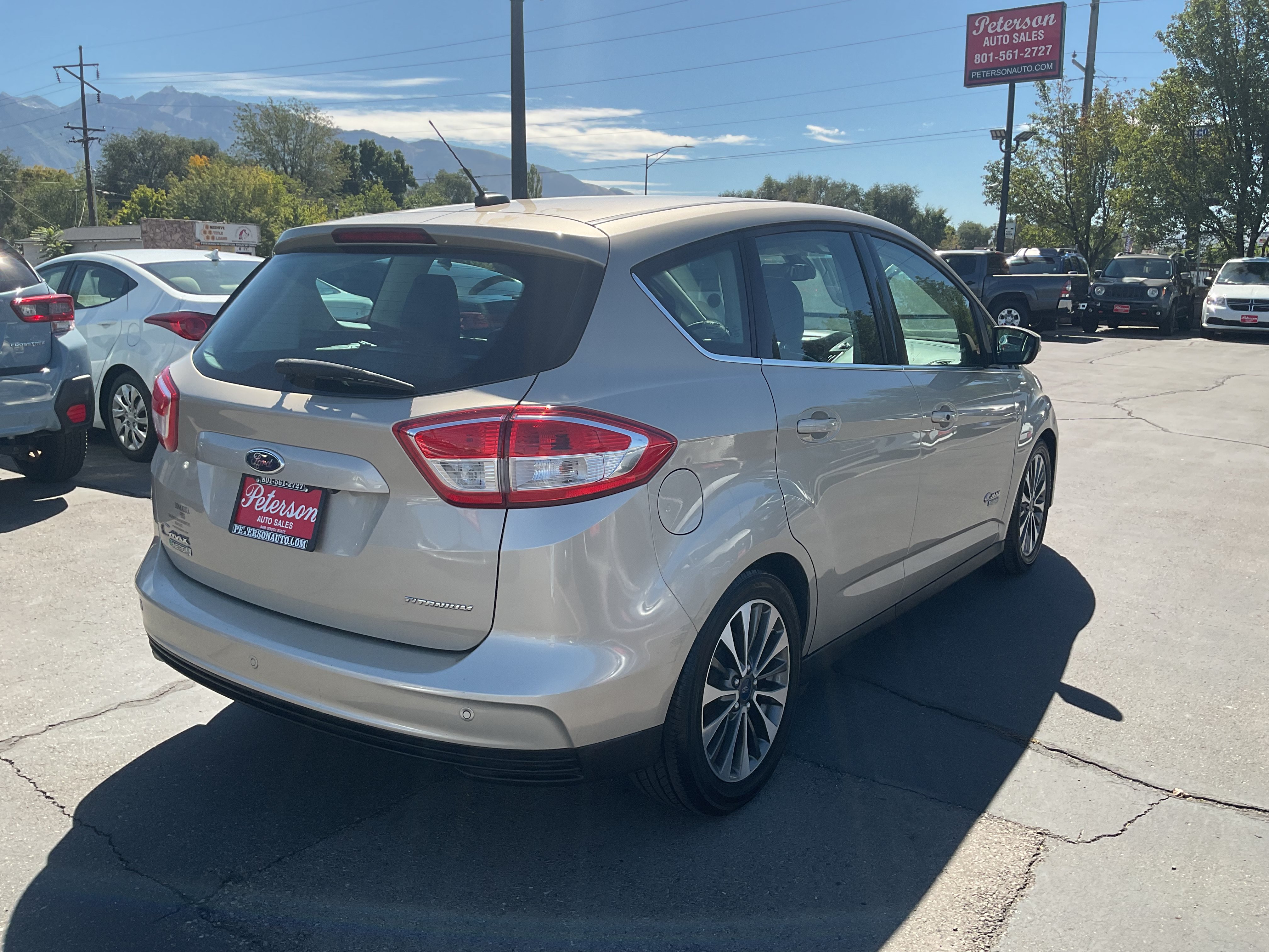 Used 2017 Ford C-MAX Energi Titanium w/ Equipment Group 501A FWD image 6