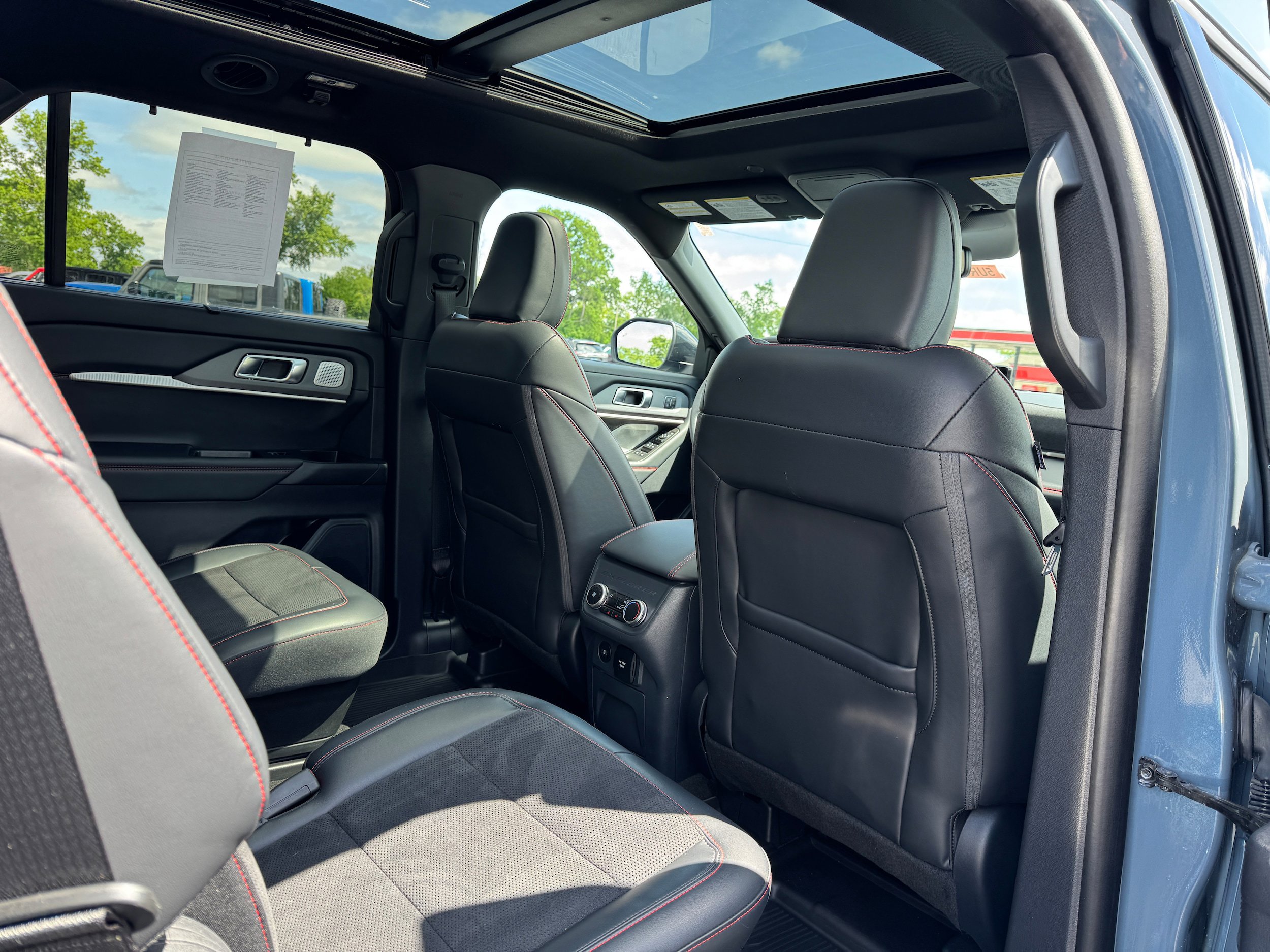 Used 2025 Ford Explorer ST AWD/4WD image 15