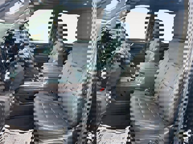 New 2026 GMC Sierra 2500 SLT w/ SLT Premium Package image 9